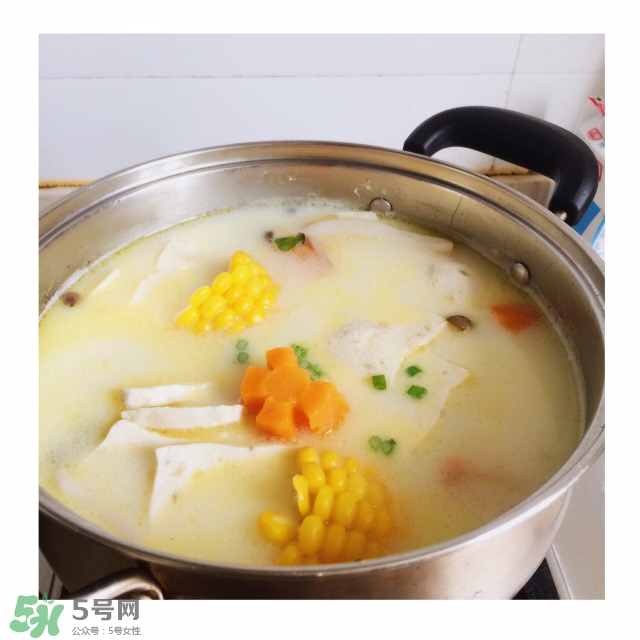 秋季喝什么湯最滋補(bǔ) 秋季適合喝什么湯 秋季喝什么湯最滋補(bǔ) 秋季適合喝什么湯