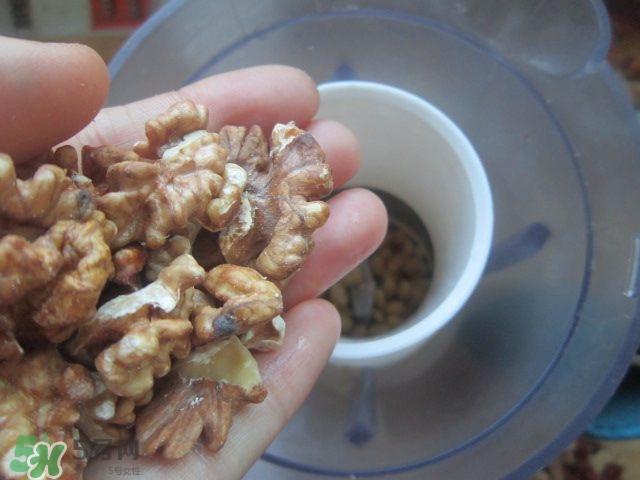 核桃可以和黃豆一起打豆?jié){嗎？核桃和什么一起打豆?jié){好？