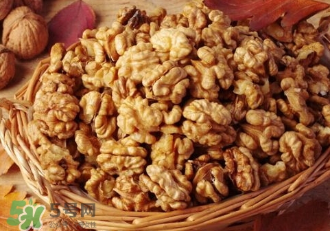 核桃磨成粉還有營養(yǎng)嗎？核桃粉和核桃哪個更好？