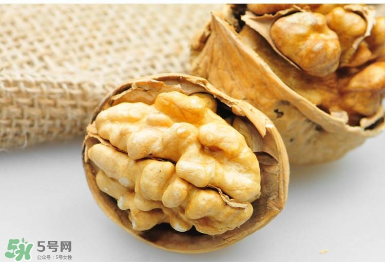 核桃可以空腹吃嗎？核桃飯前吃好還是飯后吃好？