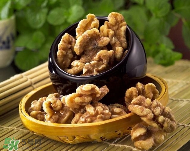 核桃什么時(shí)候吃最好？核桃一次吃多少為宜？