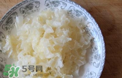 雪蛤能和銀耳一起燉嗎？雪蛤銀耳羹怎么做？