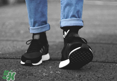 adidas iniki runner boost酷黑配色上腳效果怎么樣？