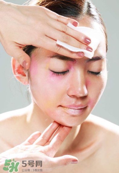 不同膚質適合什么樣的卸妝產品？配合按摩會卸得更干凈嗎?