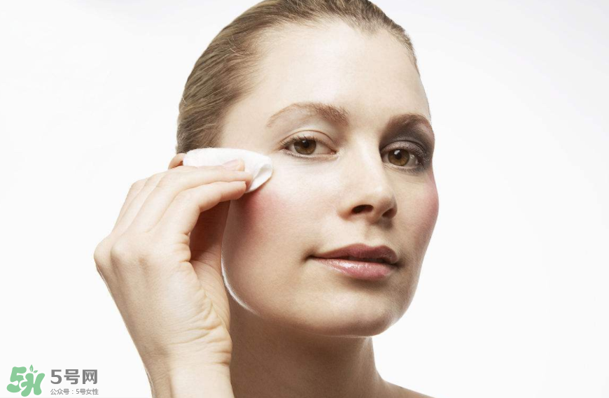 不同膚質適合什么樣的卸妝產品？配合按摩會卸得更干凈嗎?