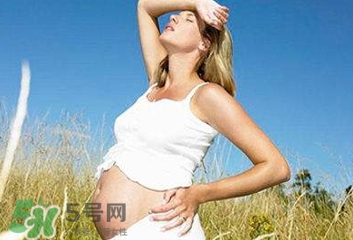 孕婦坐火車需要證明嗎？孕婦坐火車吃什么？