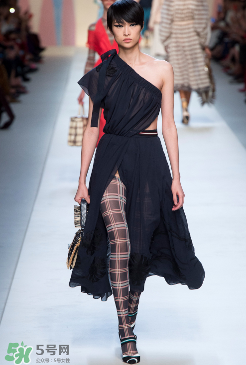 fendi2018春夏系列怎么樣_好看嗎_款式有哪些？