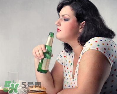 熬夜會長胖的原因  長胖是因為熬夜嗎？