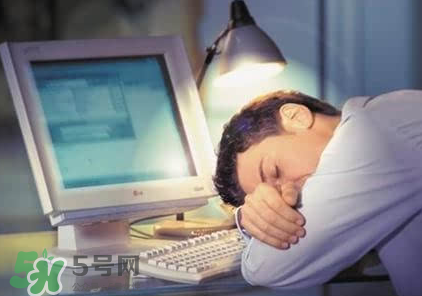 熬夜會長胖的原因  長胖是因為熬夜嗎？