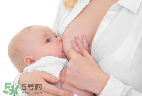 母乳寶寶一天大便幾次正常？母乳寶寶排便情況介紹