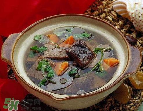 營(yíng)養(yǎng)在湯里還是肉里？煲湯小訣竅