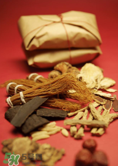 清熱降火的中藥有哪些？清熱降火的中藥大全