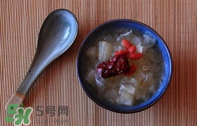 雪蛤能和銀耳一起燉嗎？雪蛤銀耳羹怎么做？