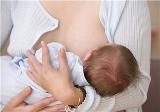 母乳寶寶一天大便幾次正常？母乳寶寶排便情況介紹