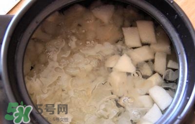 雪蛤能和銀耳一起燉嗎？雪蛤銀耳羹怎么做？