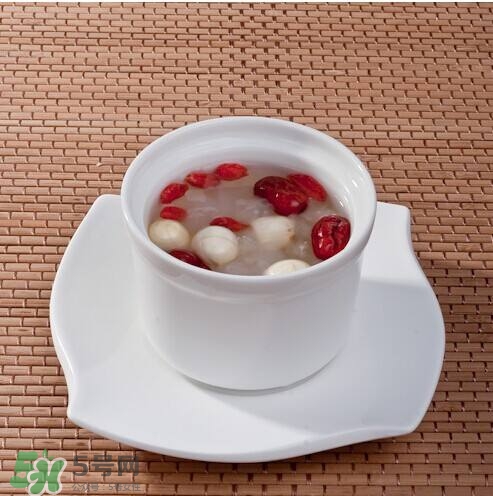 坐月子能吃雪蛤嗎？產(chǎn)婦吃雪蛤有什么好處？