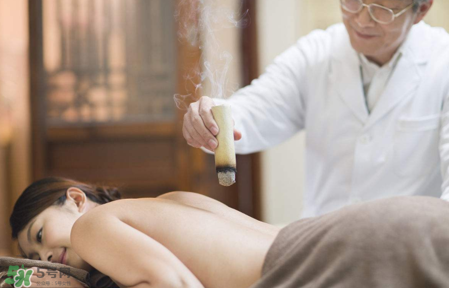 艾灸的時間多少為宜？艾灸后皮膚發(fā)癢是為什么？