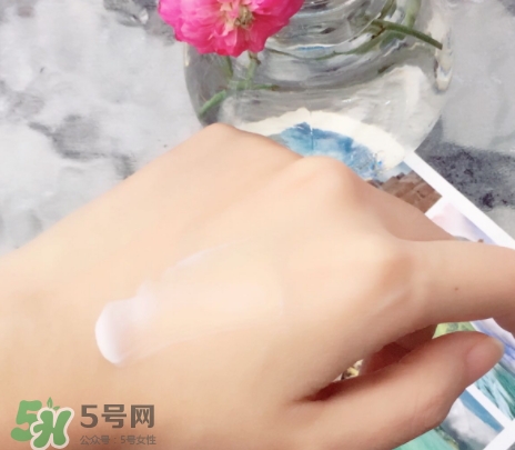 護發(fā)素可以抹在頭皮上嗎？