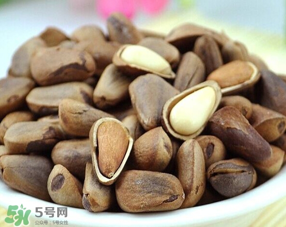 松籽什么季節(jié)采摘？吃松籽有什么好處？