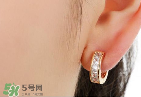 打耳洞發(fā)炎怎么辦？打耳洞多久可以隨便戴耳環(huán)