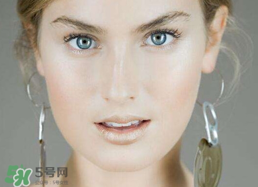 打耳洞什么時候打最好？新打耳洞癢是怎么回事