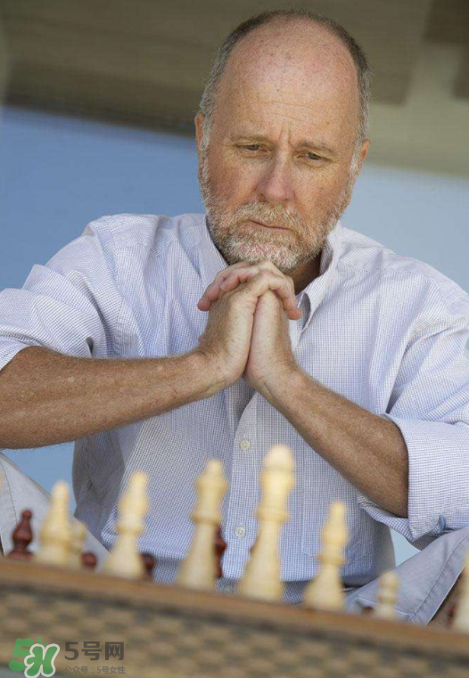 腦血栓可以吃海鮮嗎？腦血栓能吃核桃嗎？