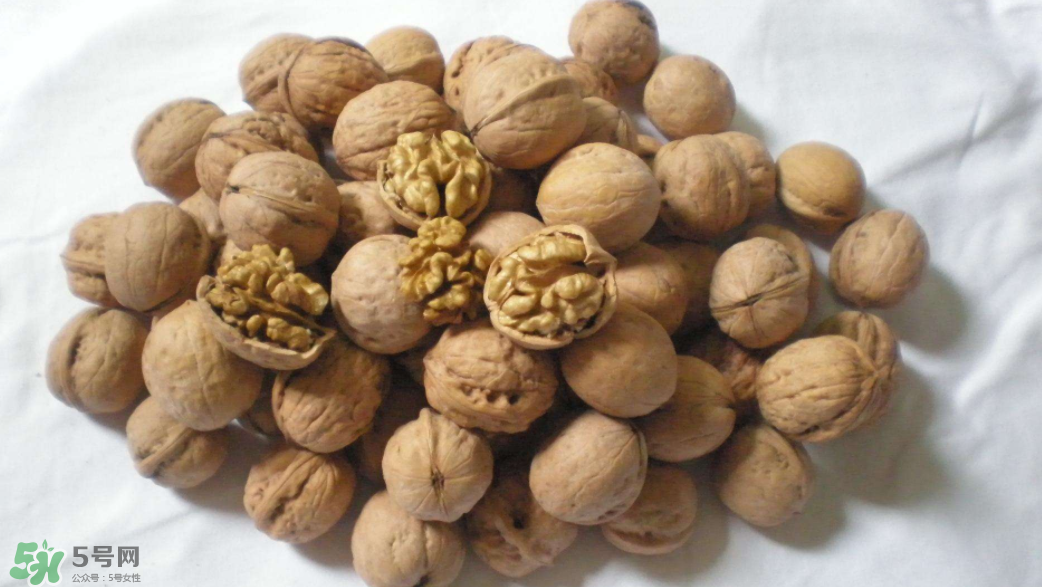 核桃酒是什么？核桃酒的功效是什么？