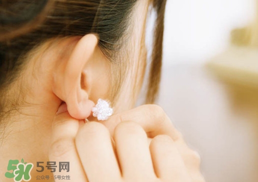 打耳洞去醫(yī)院什么科？打耳洞用什么打比較好