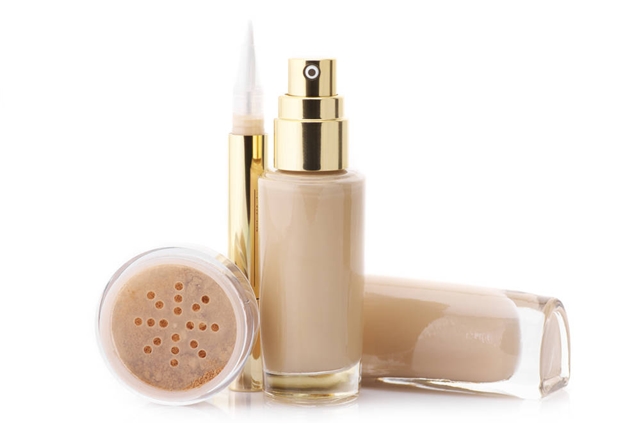 粉底液和散粉的區(qū)別 粉底液和散粉一起用嗎