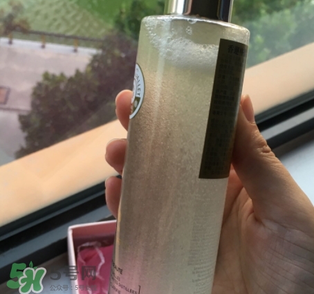 香邂格蕾古法凝光醋萃爽膚水怎么用？