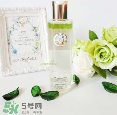 香邂格蕾古法凝光醋萃爽膚水怎么用？