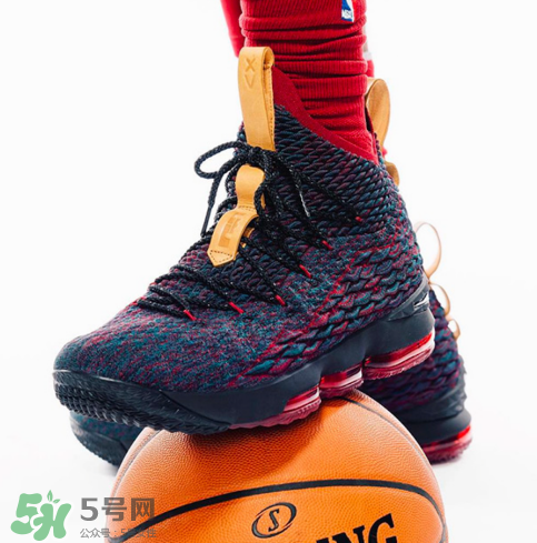 nike lebron 15 cavs實(shí)物什么樣？