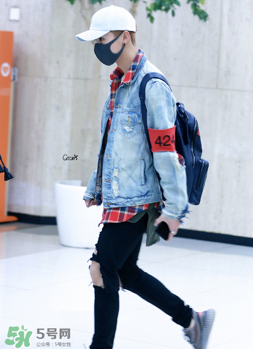 424的袖標(biāo)怎么固定？424袖標(biāo)能拆嗎？