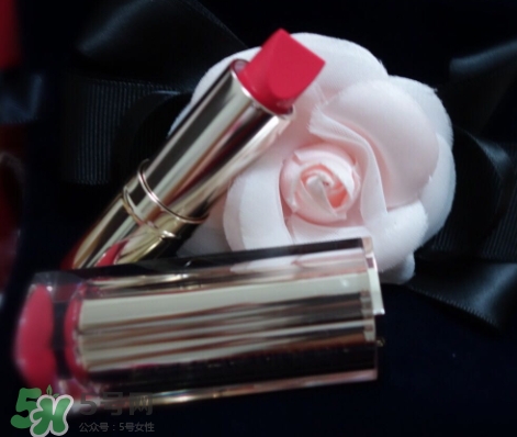 雅詩蘭黛戀愛唇膏330試色 適合黃皮嗎 雅詩蘭黛戀愛唇膏330試色 適合黃皮嗎