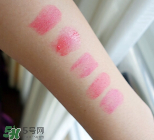 雅詩蘭黛戀愛唇膏330試色 適合黃皮嗎 雅詩蘭黛戀愛唇膏330試色 適合黃皮嗎