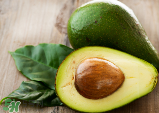 牛油果為什么苦?帶有黑線的牛油果怎么吃最好？