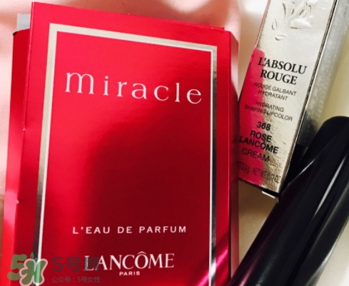 蘭蔻菁純唇膏小紅色是什么顏色？蘭蔻小紅色好看嗎