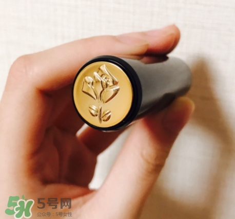 蘭蔻菁純唇膏小紅色是什么顏色？蘭蔻小紅色好看嗎