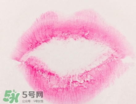 蘭蔻菁純唇膏小紅色是什么顏色？蘭蔻小紅色好看嗎