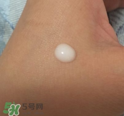 olay小臉精華怎么用？olay玉蘭油臻粹小臉精華使用心得