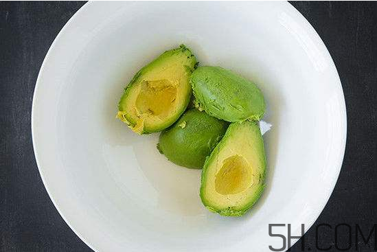 牛油果和香蕉一起能多吃嗎？牛油果挑什么樣的好？