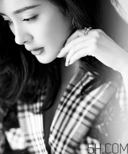 去眼袋手術(shù)需要住院?jiǎn)?？去眼袋手術(shù)恢復(fù)期多久？