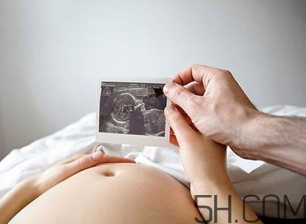 羊水過少能順產(chǎn)嗎？羊水過少的原因 