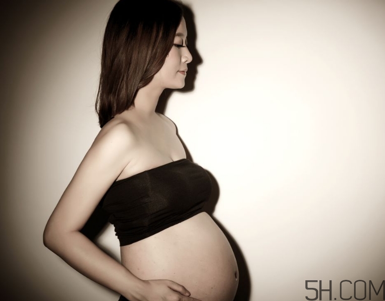 羊水指數(shù)正常范圍是多少？羊水過少的診斷標(biāo)準(zhǔn) 