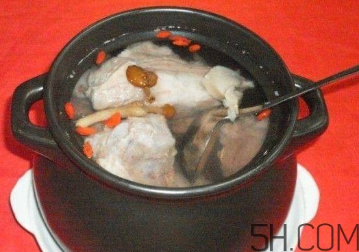 牛骨頭湯是補(bǔ)鈣的嗎？什么人不宜喝牛骨湯