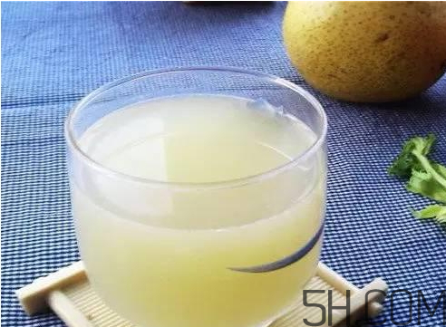 雪梨能和牛奶一起吃嗎？雪梨可以和牛奶榨汁嗎？