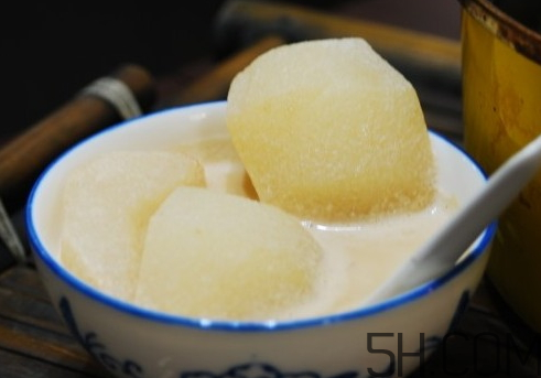 雪梨能和牛奶一起吃嗎？雪梨可以和牛奶榨汁嗎？