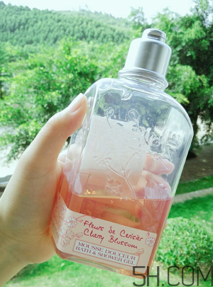 歐舒丹甜蜜櫻花沐浴啫喱怎么樣？好用嗎？