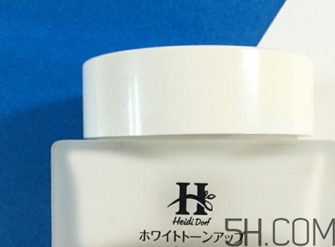 白肌美人素顏霜粉色和藍色哪個好？