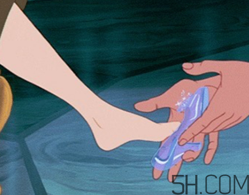 off white與jimmy choo聯(lián)名款鞋子實(shí)物什么樣？